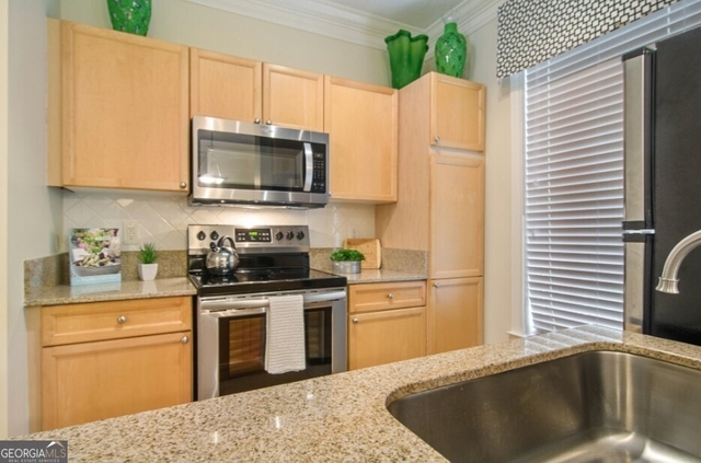 100 Ladson Court - Photo 1