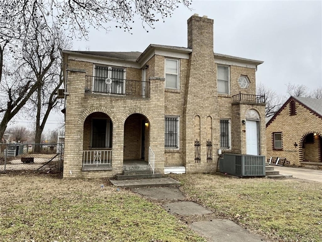 1802 Exchange Avenue - Photo 1