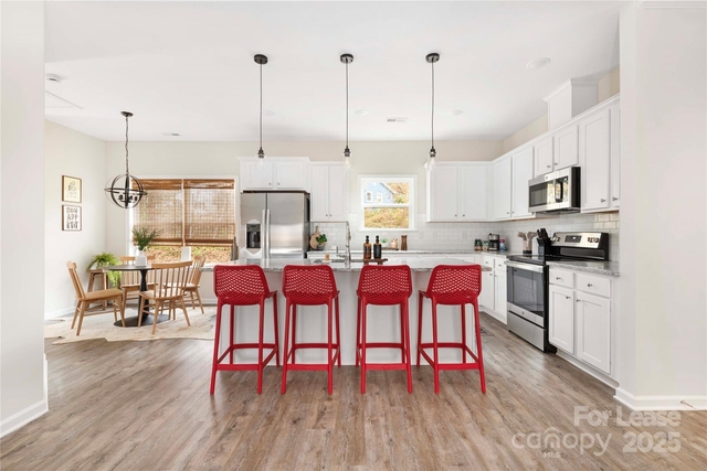 107 Robinson Street - Photo 1