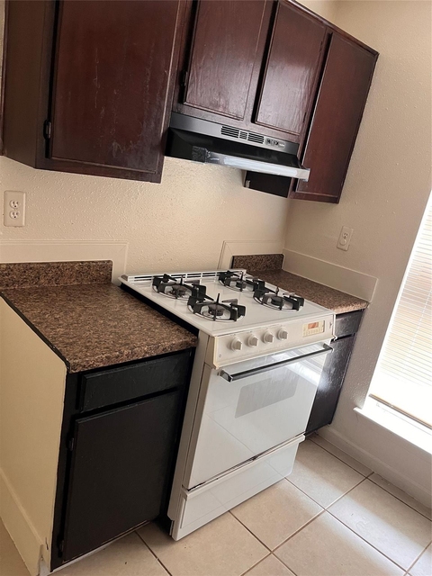 5415 Ridgemont Place - Photo 1