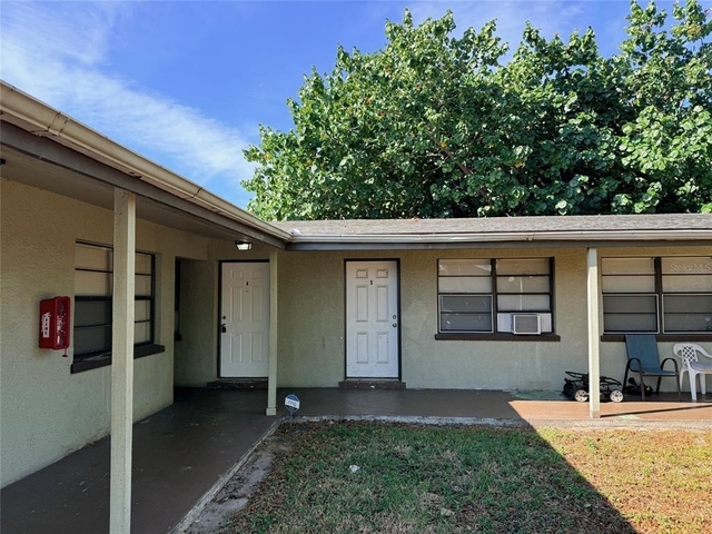 2404 10th Street W - Photo 1