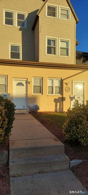 452 Wethersfield Avenue - Photo 1