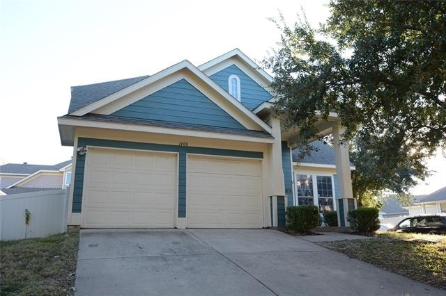 1400 Oakcrest Drive - Photo 1