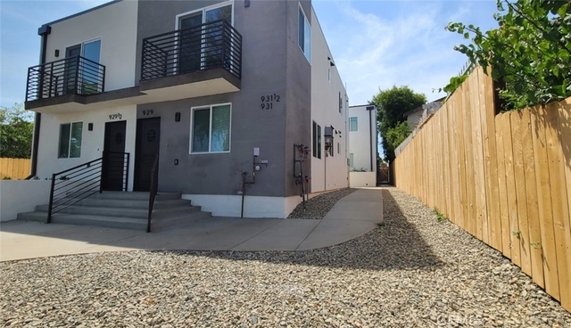 929 S Lorena - Photo 1