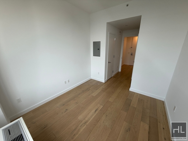 Northern Boulevard - Photo 1