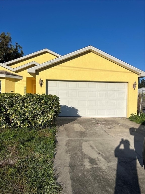3049 Se 38th Avenue - Photo 1