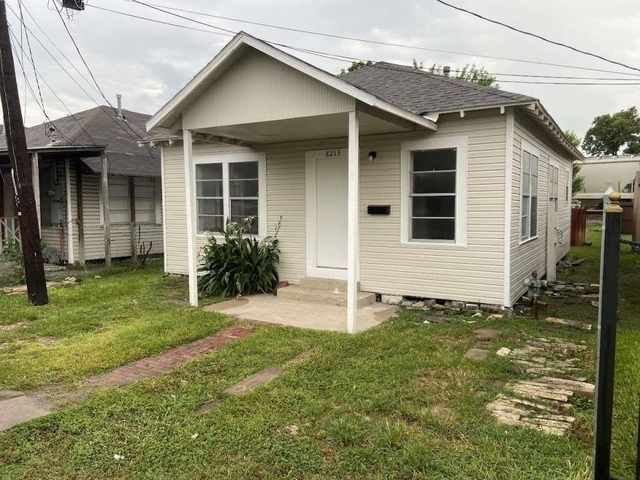 8213 E Erath Street - Photo 1