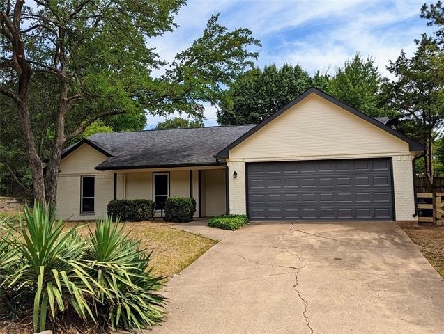 104 Brookdale Drive - Photo 1