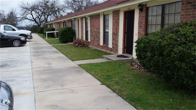 1311 Central Tx Expressway - Photo 1