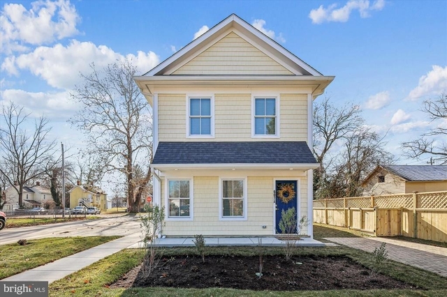 607 North Street - Photo 1