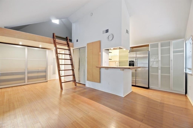 1110 W 22nd St - Photo 1
