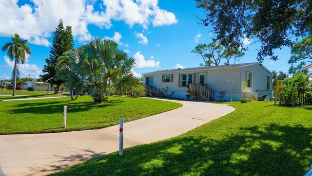 7030 Se Ridgeway Terrace - Photo 1