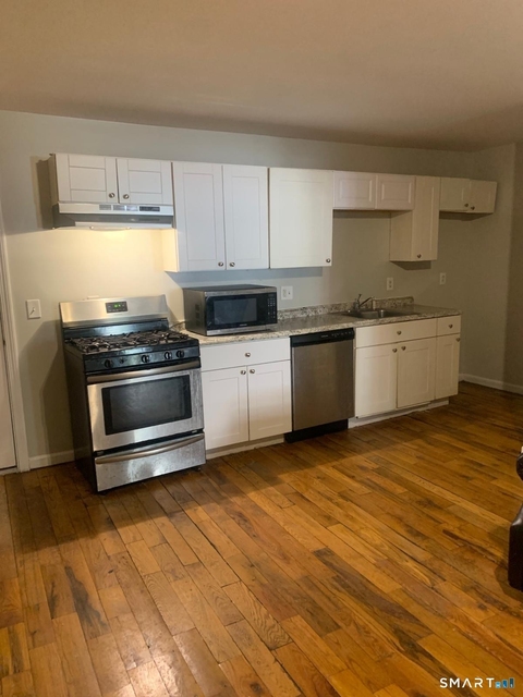 1410 Stratford Avenue - Photo 1