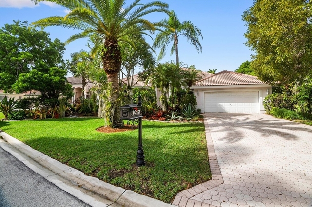 1012 Sw 156th Avenue - Photo 1