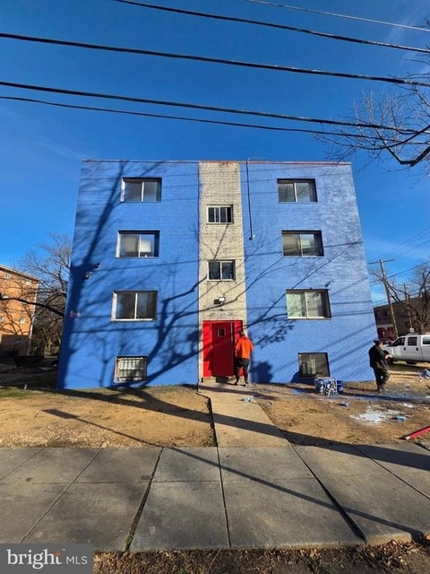 3930 1st Street Se - Photo 1