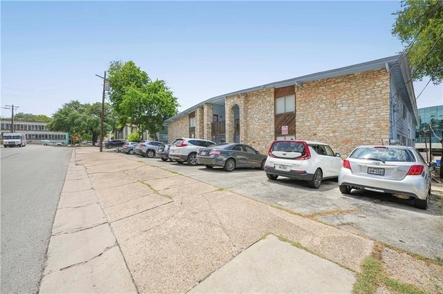 2408 Longview St - Photo 1