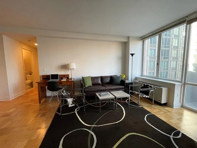 1510 Lexington Avenue - Photo 1