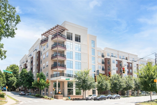 905 Kenilworth Avenue - Photo 1