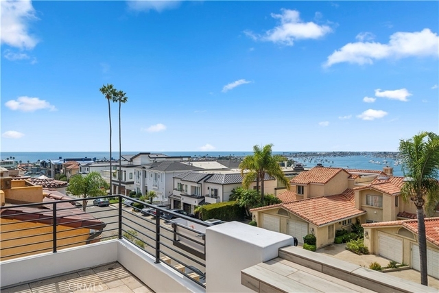 312 Carnation Avenue - Photo 1