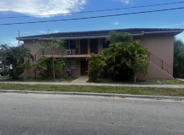 1120 N Sapodilla Avenue - Photo 1