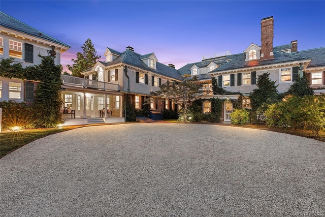 94 Quogue Street - Photo 1