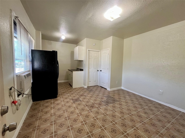 2705 Lorraine Street - Photo 1