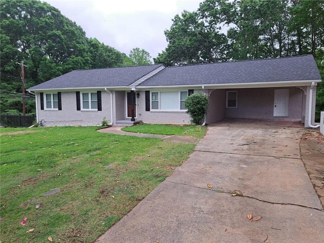 700 Lynn Circle Sw - Photo 1