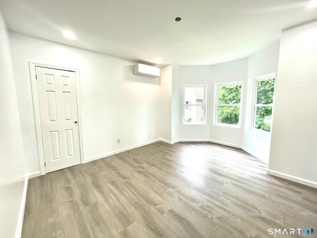 32 Lester Street - Photo 1