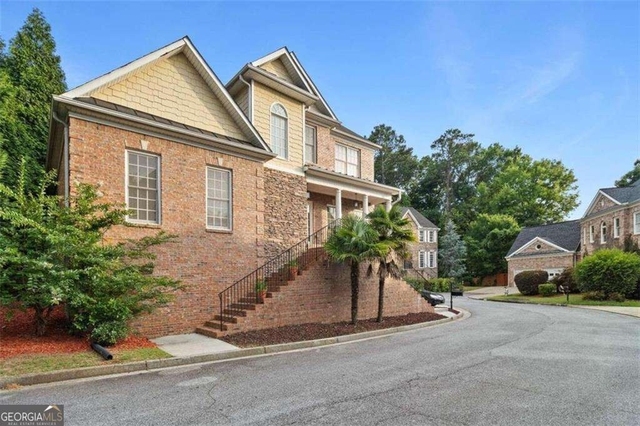 1711 Summit Glen Lane Ne - Photo 1