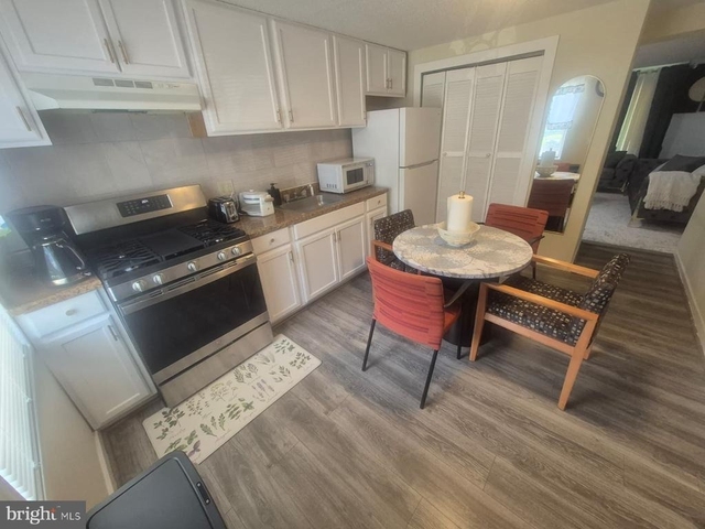 1835 Village Green Drive - Photo 1