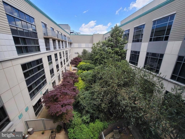777 7th Street Nw - Photo 1