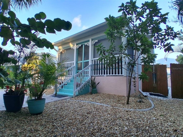 216 Berry Street - Photo 1