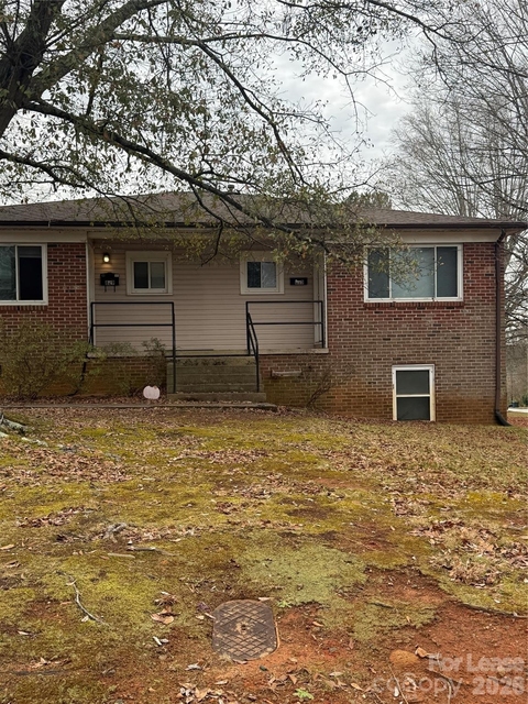 833 4th Avenue Sw - Photo 1