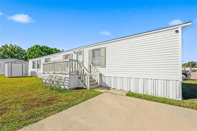 607 Keats Road - Photo 1