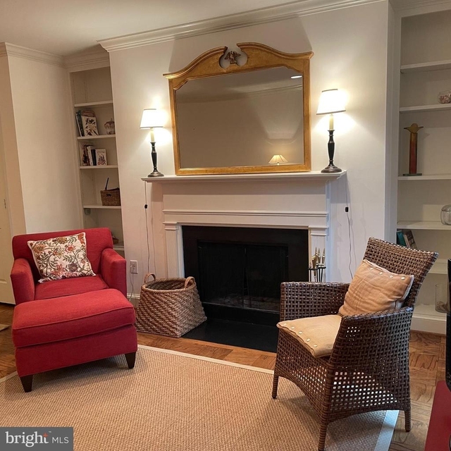 3221 Sutton Place Nw - Photo 1