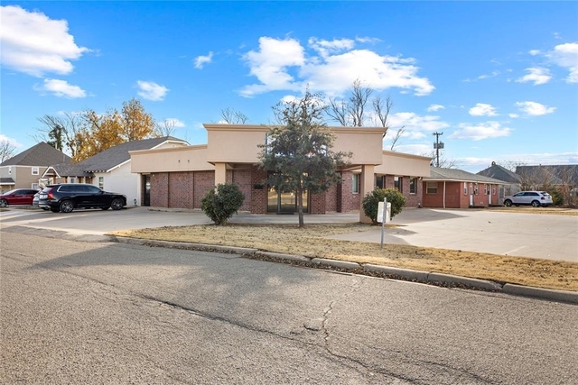 424 N State Street - Photo 1