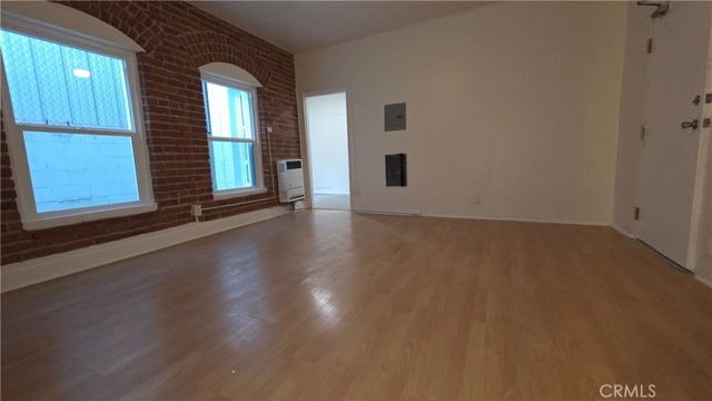 3408 W Sunset Boulevard - Photo 1