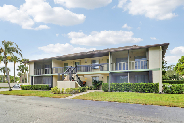 6392 Chasewood Drive - Photo 1