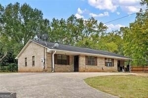 1085 Eastview Road Ne - Photo 1