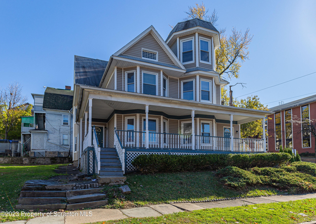 802 Quincy Avenue - Photo 1