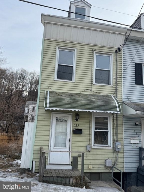 525 E Market Street - Photo 1