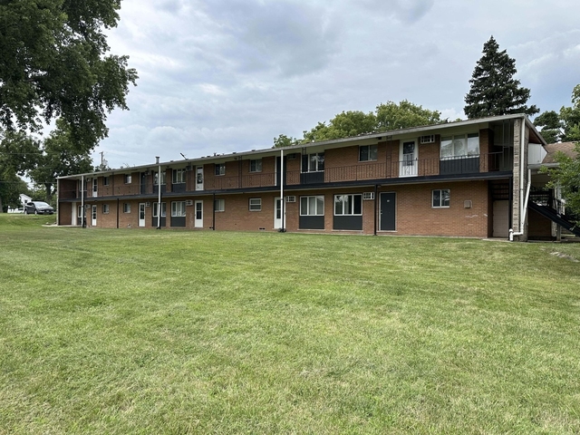 250 N Entrance Avenue - Photo 1