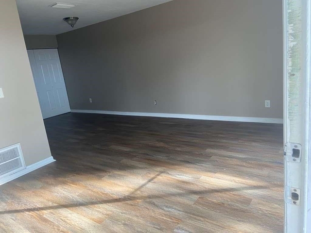 1801 Se 40th Street Road - Photo 1