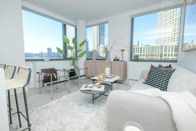 87 Commercial Street - Photo 1