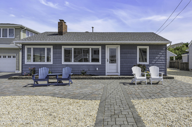 5 Dover Avenue - Photo 1