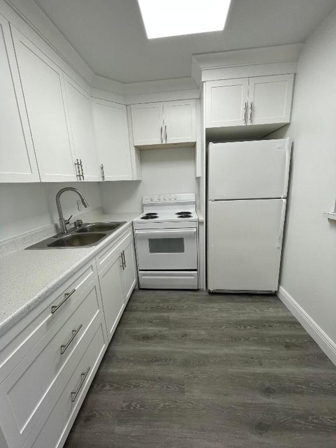 172 Sussex I - Photo 1