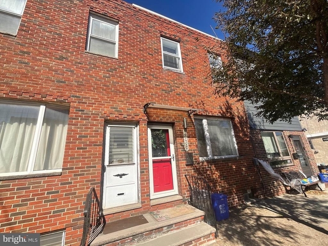 2938 E Thompson Street - Photo 1