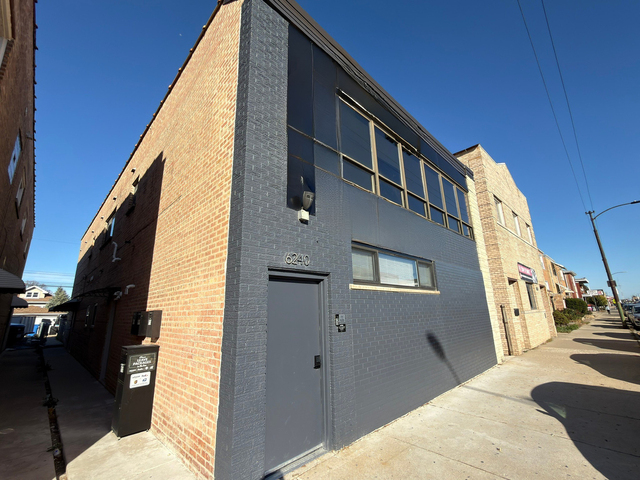 6240 W Belmont Avenue - Photo 1