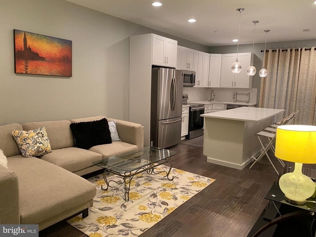 419 N Holly Street - Photo 1