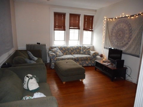 325 Saint Paul St - Photo 1